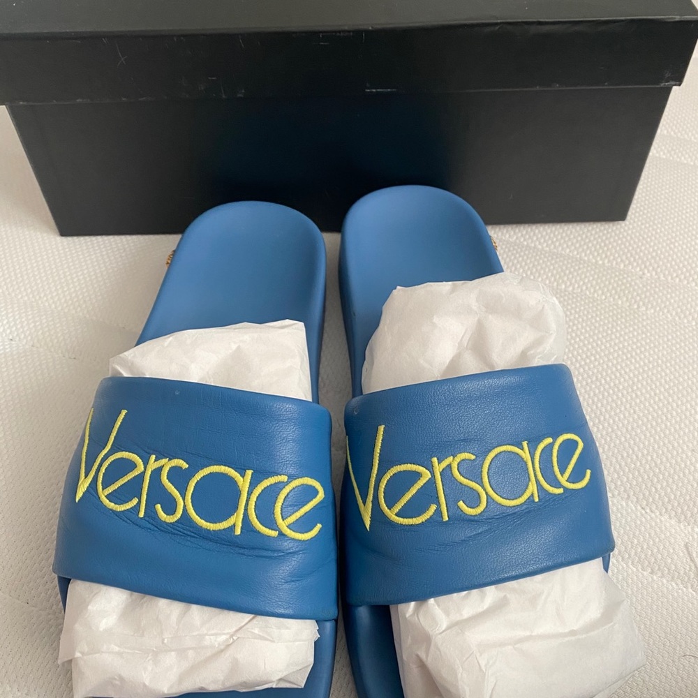 Versace slides HARDLY WORN!
